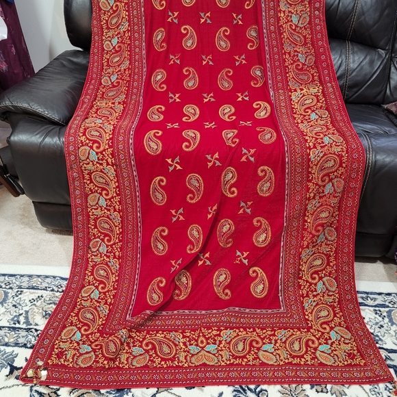 Micro valvet shawls - Picture 5 of 6